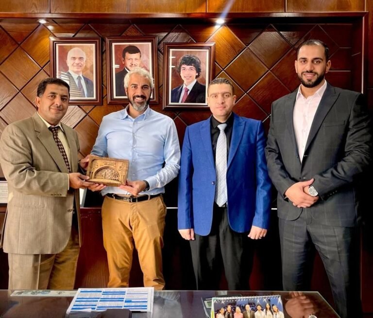 جامعة الزرقاء تزور المعهد الوطني للعلوم الهندسية والادارية