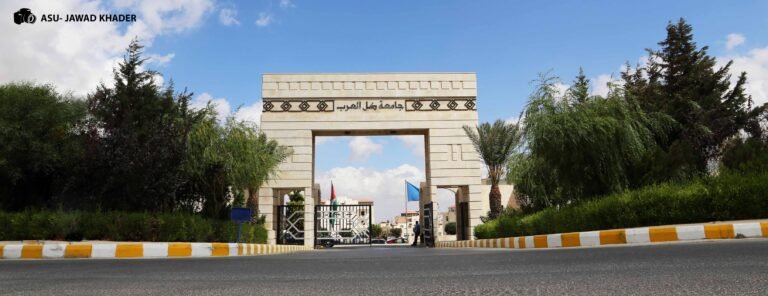 التطبيقية تكرم الفائزين بجوائز البحث العلمي على مستوى الجامعة والكليات للعام 2022-2023