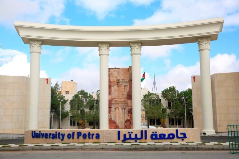 جامعة البترا توقع مذكرة تفاهم مع المركز الوطني للبحث والتطوير