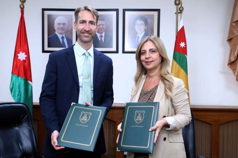“الأردنية” و”ألبيرتا” الكندية تبرمان اتفاقية تعاون أكاديمي