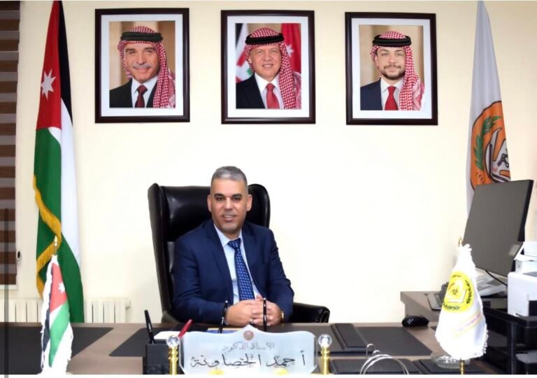 رئيس جامعة إربد الأهلية يلتقي الطلبة الجدد عبر تطبيق فيس بوك