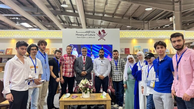 طلبة من الشرق الأوسط يتفاعلون مع كُتّاب وأدباء معرض عمان الدوليّ للكتاب