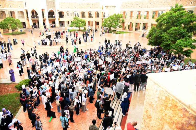 جامعة العلوم والتكنولوجيا الأردنية تنفذ وقفة تضامنية دعمًا لصمود ومقاومة الشعب الفلسطيني