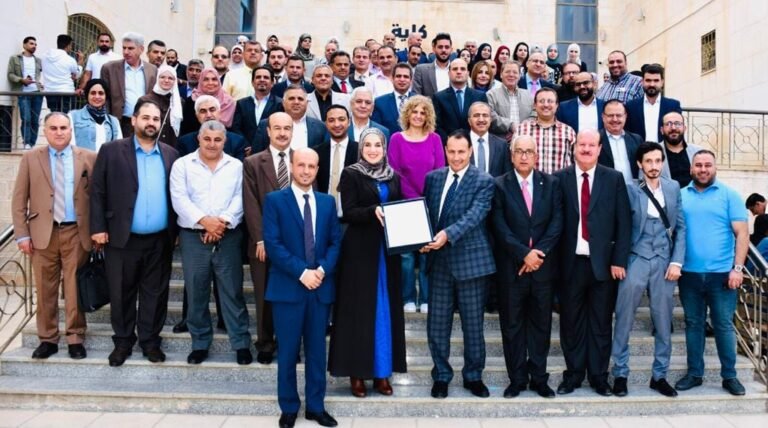 الزبون يرعى ورشة عمل حول اشكال التعليم الإلكتروني في جامعة جدارا