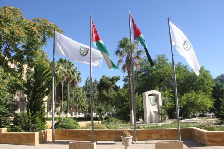 صلاة الغائب على أرواح شهداء الأهل في قطاع غزة غدا الخميس الساعة 11 صباحا في جامعة البلقاء التطبيقية