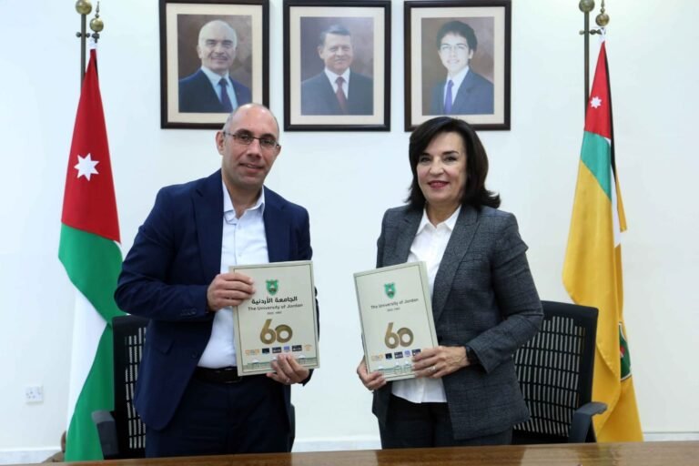 الجامعة الأردنية الأردنية والشركة الأردنية السويدية للمنتجات الطبية والتعقيم توقعان مذكرة تفاهم لتدريب طلبة الصيدلة