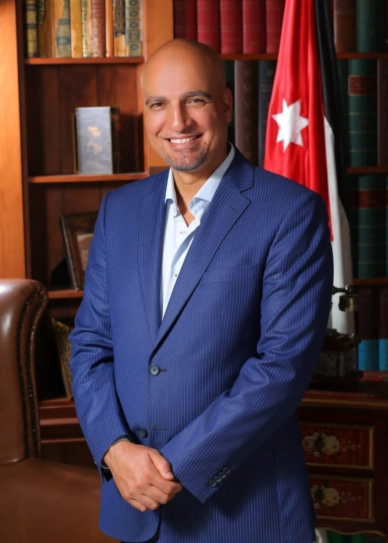 ترقية الدكتور ساري الملاحيم إلى رتبة أستاذ مشارك