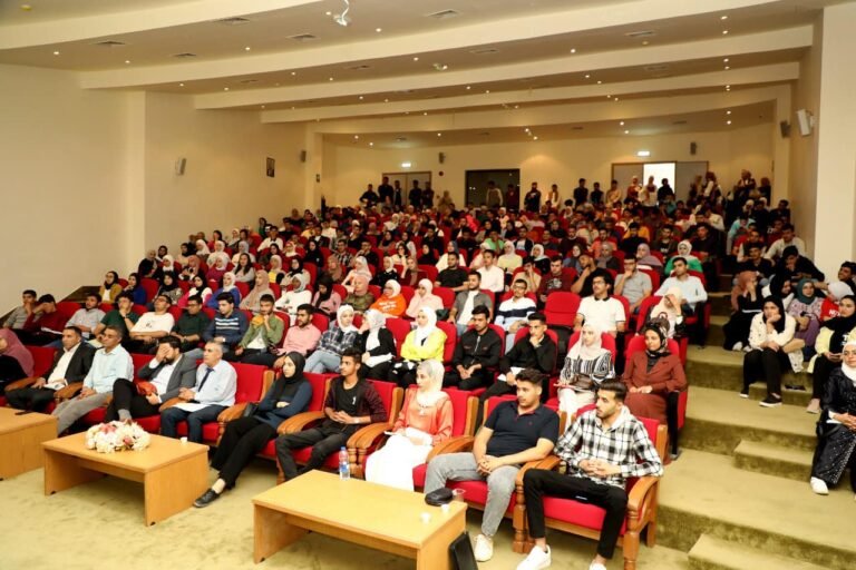 أسرة كلية التمريض في جامعة آل البيت تلتقي بطلبتها الجدد