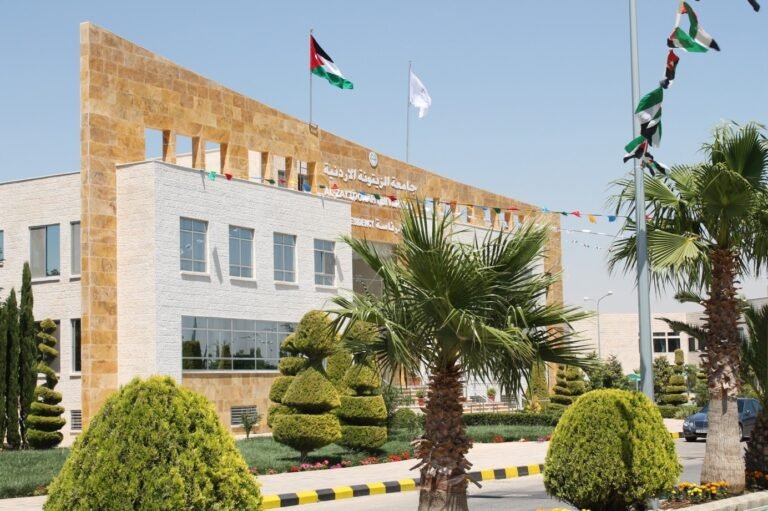 ورشتين تدريبيتين ضمن فعاليات الاسبوع العالمي للريادة في جامعة “الزيتونة”