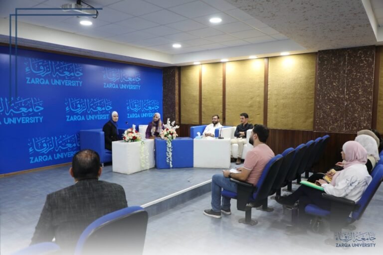 عميد كلية الصيدلة في جامعة الزرقاء تلتقي بطلبتها المستجدين في الدراسات العليا