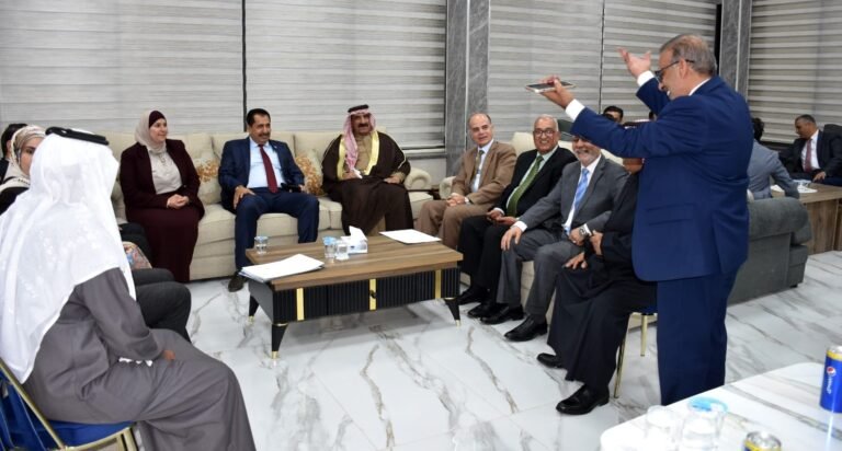 الدكتور خالد الدروع من كلية القانون في جامعة جدارا يقيم مأدبة غداء بمناسبة ترقيته إلى رتبة أستاذ مشارك