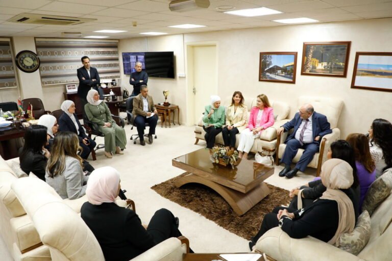 كلية العلوم الصيدلانية في الجامعة الهاشمية تَعقد وَرشة علمية بعنوان “الشؤون التنظيمية” لتسجيل الأدوية