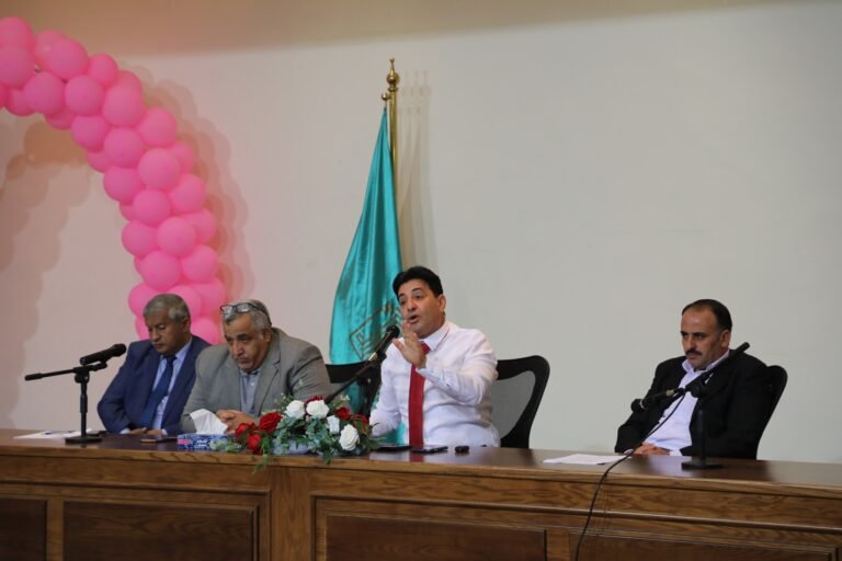 عميد كلية القانون في جامعة آل البيت يلتقي بالطلبة المستجدين