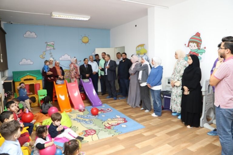 وحدة التنمية وخدمة المجتمع المحلي في جامعة البلقاء التطبيقية تحتفل باليوم العلمي للطفل ويوم التضامن مع الشعب الفلسطيني