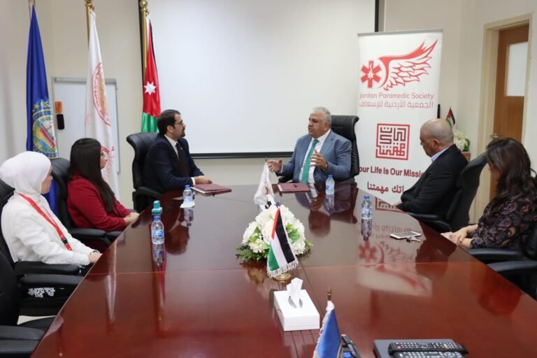 اتفاقية تعاون بين الجمعية الأردنية للإسعاف والجامعة الأمريكية في مادبا
