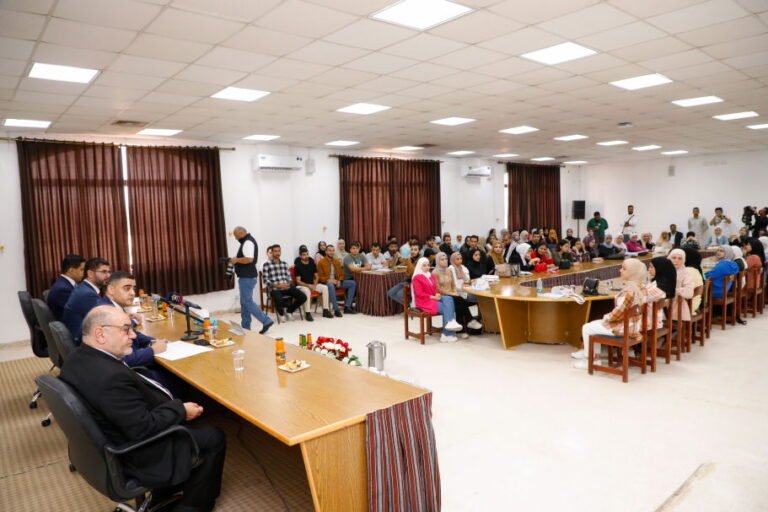 اللجنة النيابية للشباب والرياضة تلتقي أعضاء هيئة تدريس وطلبة بـ”الهاشمية”