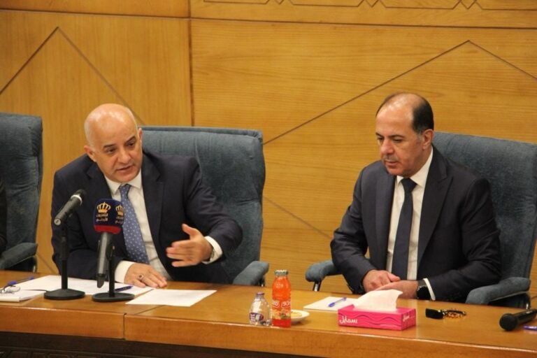 وزير الاتصال الحكومي الدكتور مهند المبيضين يلتقي الناطقين الإعلاميين باسم الجامعات الأردنية ومديري الإذاعات في الجامعات