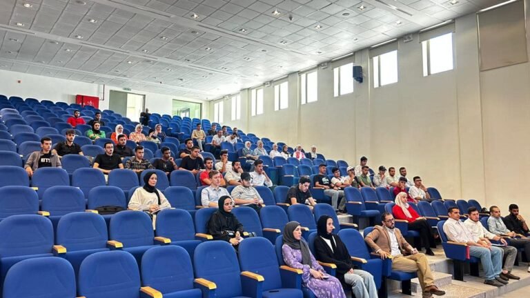 كلية تكنولوجيا المعلومات في جامعة العقبة للتكنولوجيا تلتقي طلبتها المستجدين