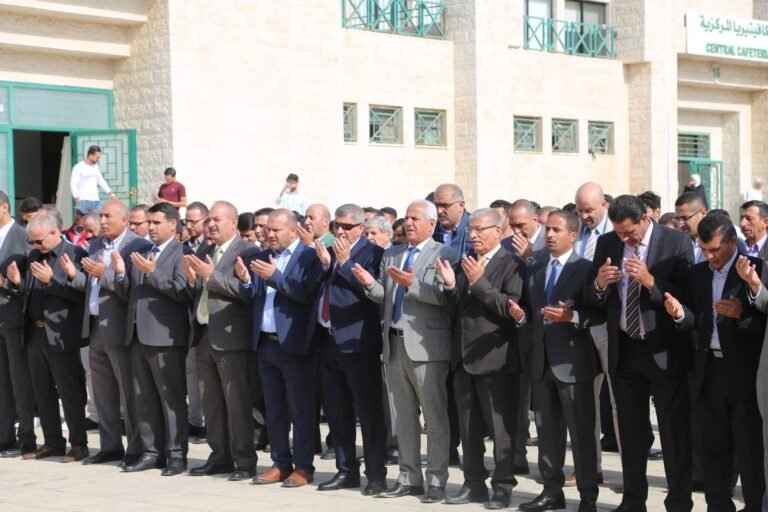 جامعة الزيتونة الاردنية تقيم صلاة الغائب على أرواح شهداء فلسطين