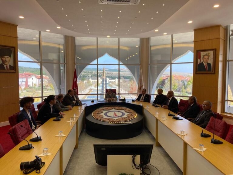 توقيع مذكرة تفاهم بين جامعة جدارا والمعهد التركي العربي للتعاون الإقتصادي