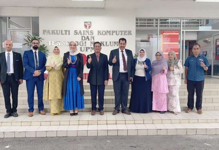 المراشده يزور جناح جامعة جدارا في قمة “QS” بماليزيا