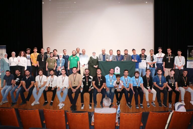 التطبيقية بطلة الأردن في المسابقة الأردنية للبرمجة والمؤهلة للمسابقة العربية