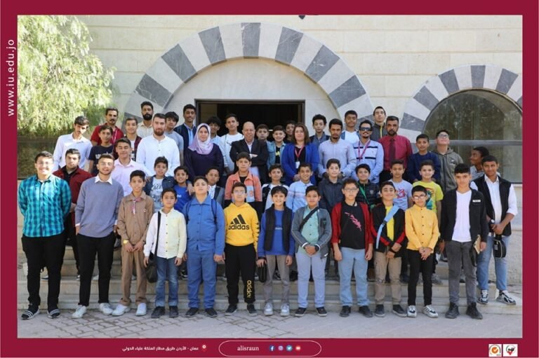 وفد طلابي من مدرسة خالد بن الوليد الثانوية للبنين يزور جامعة الإسراء