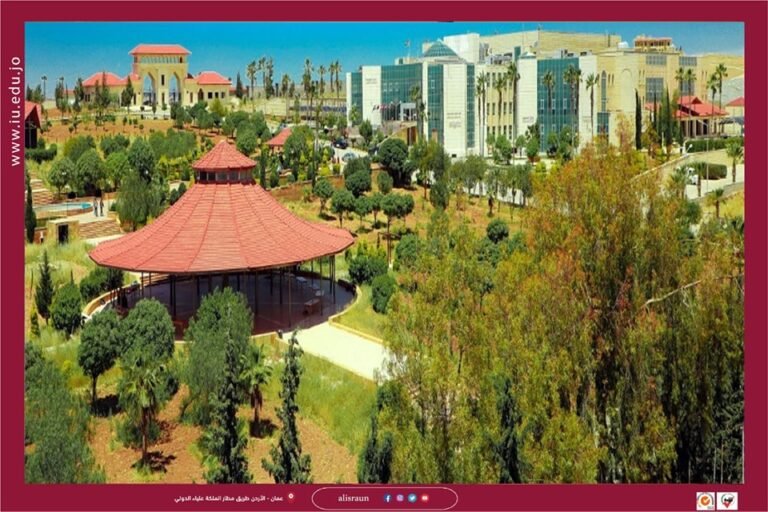 كلية الآداب في جامعة الإسراء تنظم محاضرة بعنوان ” المعرفة والسلطة ما بين الشرق والغرب”