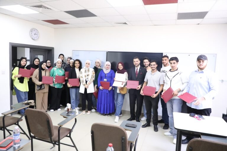 حزمة دوراتٍ تدريبية تضع طلبة “الشرق الأوسط” أمام ما يتطلبه سوق العمل