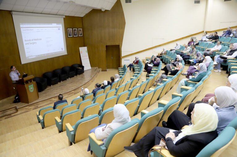 عمادة البحث العلمي في “الأردنية” تنظم ورشة عمل حول كيفية اختيار المجلة العلمية المناسبة للنشر