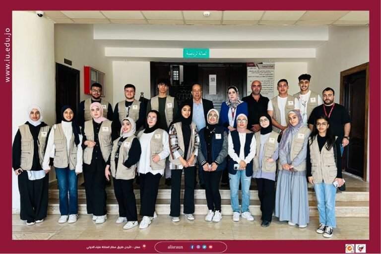 يوماً تطوعياً لطلبة الإسراء في بنك الملابس