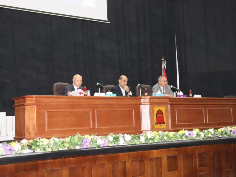 الهناندة يلتقي طلبة جامعة مؤتة