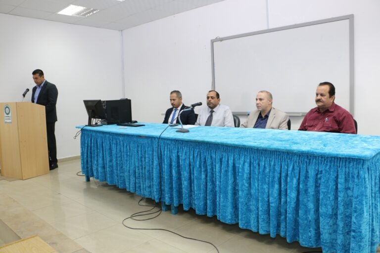 عميد الهندسة في جامعة جرش يلتقي الطلبة الجدد