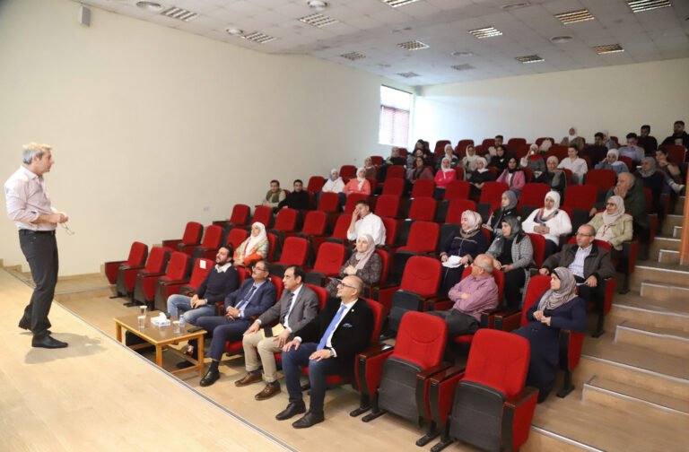مركز حمدي منكو للبحوث العلمية في الجامعة الأردنية ينظم محاضرة حول التواصل العلمي الفعال