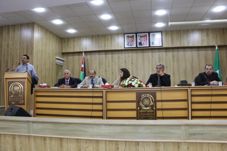 عميد كلية العلوم الطبية التطبيقية في جامعة جرش يلتقي الطلبة الجدد