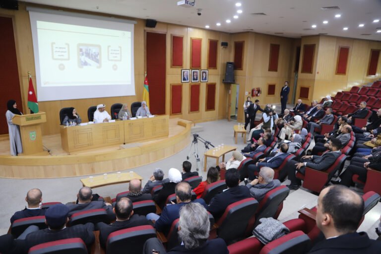 وفد من الأمانة العامة لجائزة خليفة التربوية يزور الجامعة الأردنية