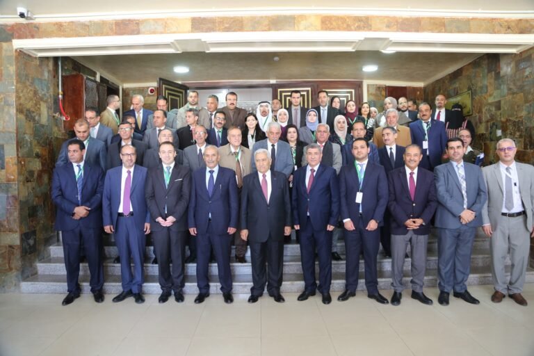 دولة الدكتور عبدالله النسور يرعى افتتاح مؤتمر كلية الحقوق في جامعة الزيتونة الأردنية ويكرم الفائزين في جائزة علي القرم