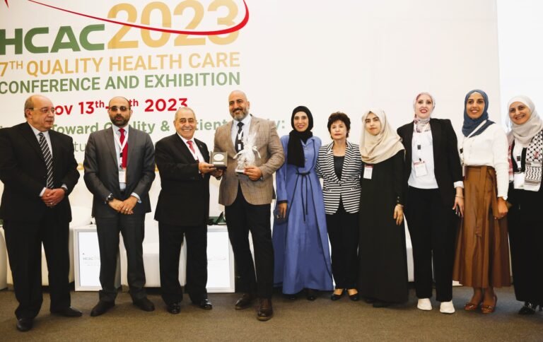 الدرع الذهبي لمركز صحي جامعة العلوم والتكنولوجيا الأردنية في مسابقة حصاد الجودة