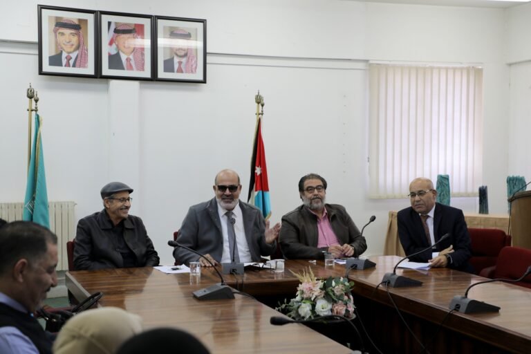 ندوة بعنوان “أنظار جديدة في قراءة النص الادبي”