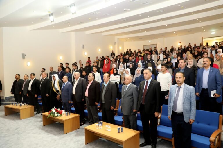 ندوة حوارية حول “الحياة الحزبية ودور الشباب والمرأة في الرؤيا الملكية في تحديث المنظومة السياسية” في جامعة ال البيت