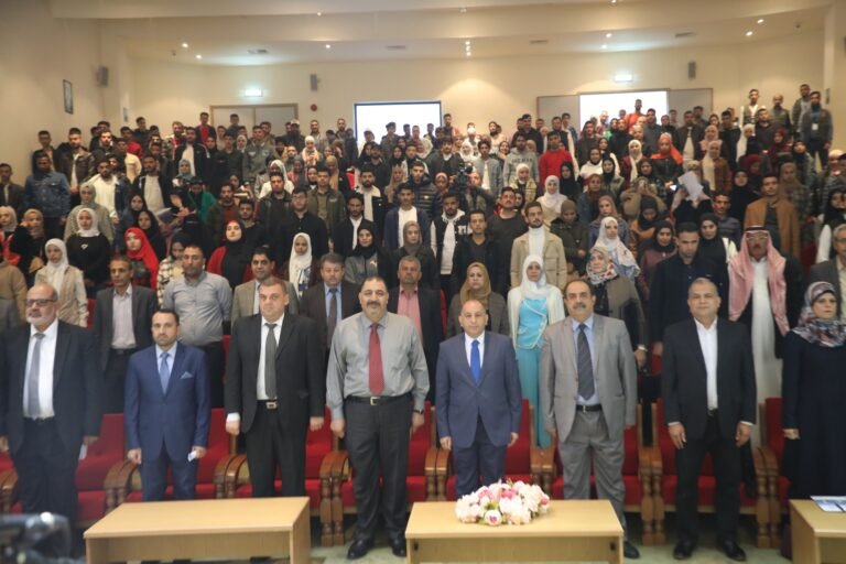 رئيس جامعة آل البيت يفتتح أعمال الموسم الثقافي لكلية الآداب في جامعة آل البيت