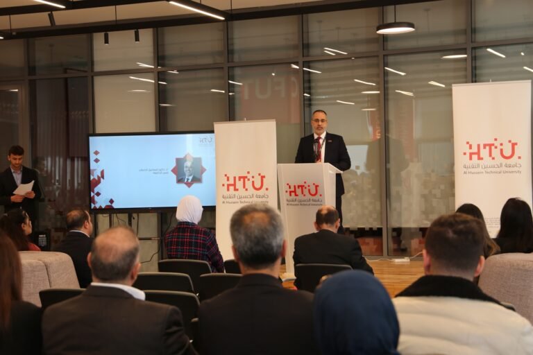 جامعة الحسين التقنيّة تكرّم طلبتها الجدد الذين حصلوا على منح دراسيّة مختلفة