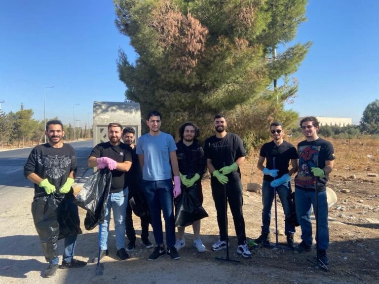 مبادرة “تنظيف” في الجامعة الأمريكية في مادبا