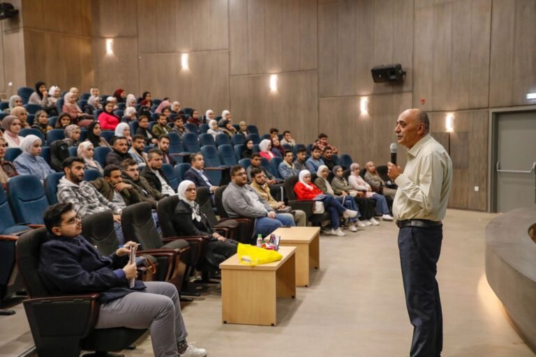 “الحقوق العمالية في قانون العمل الأردني” محاضرة عامة تنتهي باختبار لطلبة كلية العلوم الصيدلانية في الجامعة الهاشمية