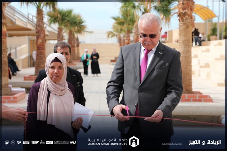 بازار مزن عمان العربية الخيري الثاني لدعم المجتمع المحلي