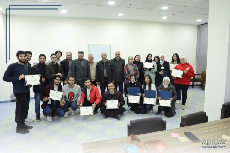 كلية تكنولوجيا المعلومات بجامعة الزرقاء تختتم دورة اعداد المدربين TOT