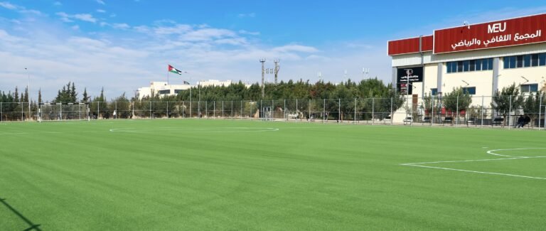 ملعب كرة قدم جديد في “الشرق الأوسط” يوازي ملاعب دوري المحترفين