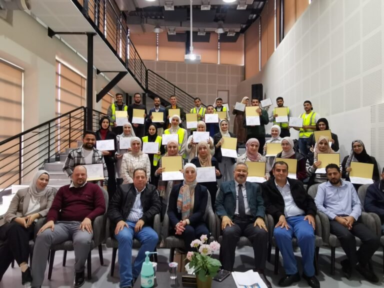 تخريج المشاركين في دورات مشروع التدريب المهني بالجامعة الألمانية الأردنية