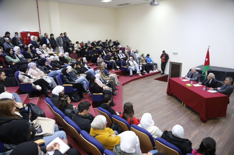 كلية الفنون والتصميم في “الأردنية” تعقد محاضرة حول التصميم الداخلي ومراحل تطوره عبر العصور