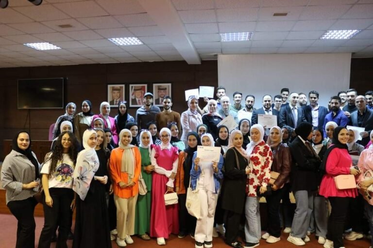 ورشة “التأسيس المهني في سوق العمل المحلي والخليجي” في جامعة البلقاء التطبيقية